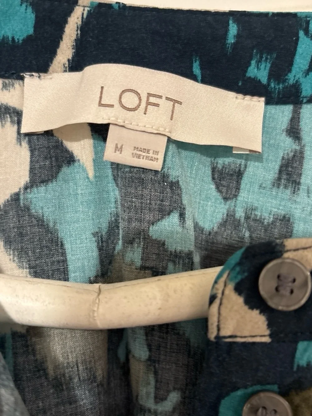 LOFT Teal Navy and Cream Floral Button-Down Blouse 100% rayon size M